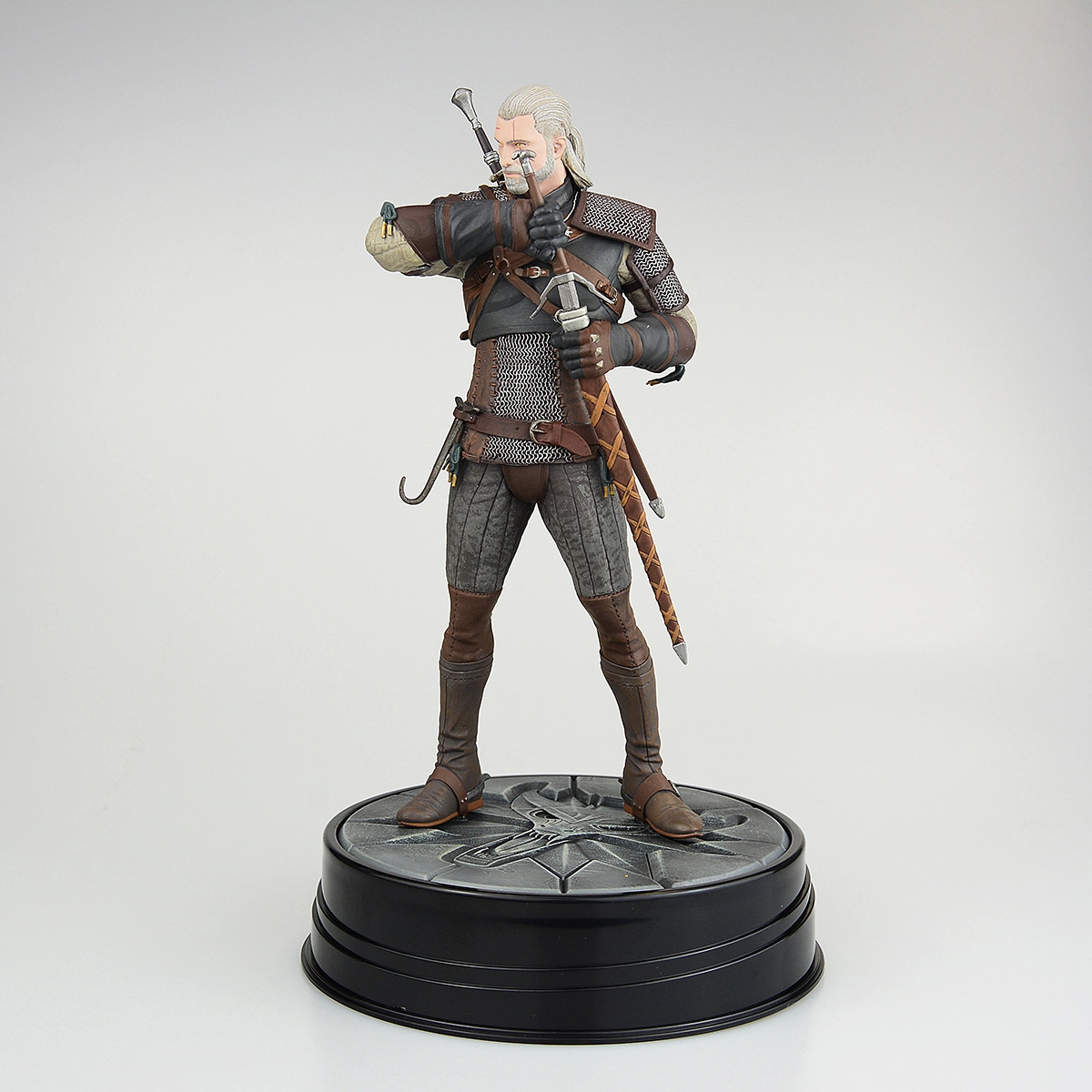 Witcher Figure Ведьмак Фигурка